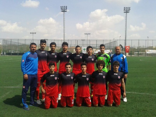 U 17 takm elendi!